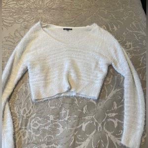 Kendall and Kylie cute off the shoulder sweater top worn a couple times.